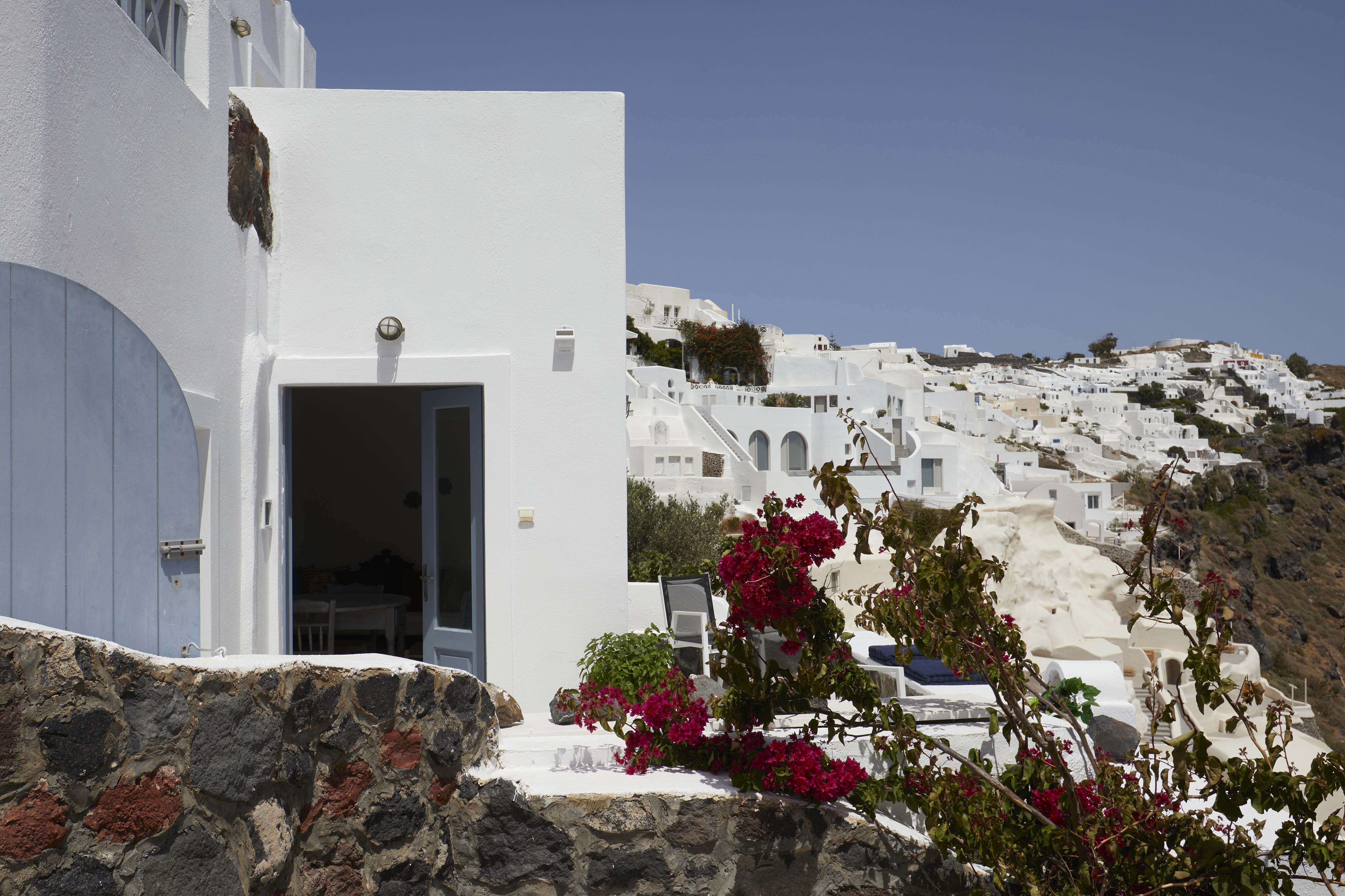 Allure Breeze Suites Ía Kültér fotó